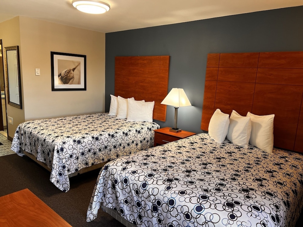 Economy Room, 2 Queen Beds