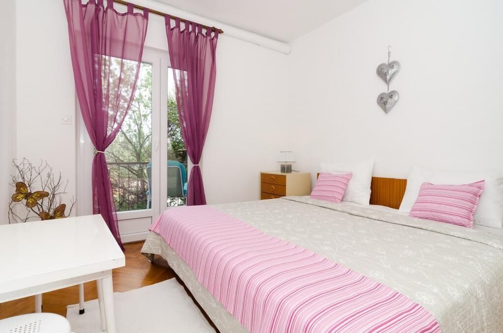 Apartment (Two Bedroom Apartment With Balcony) photo 1