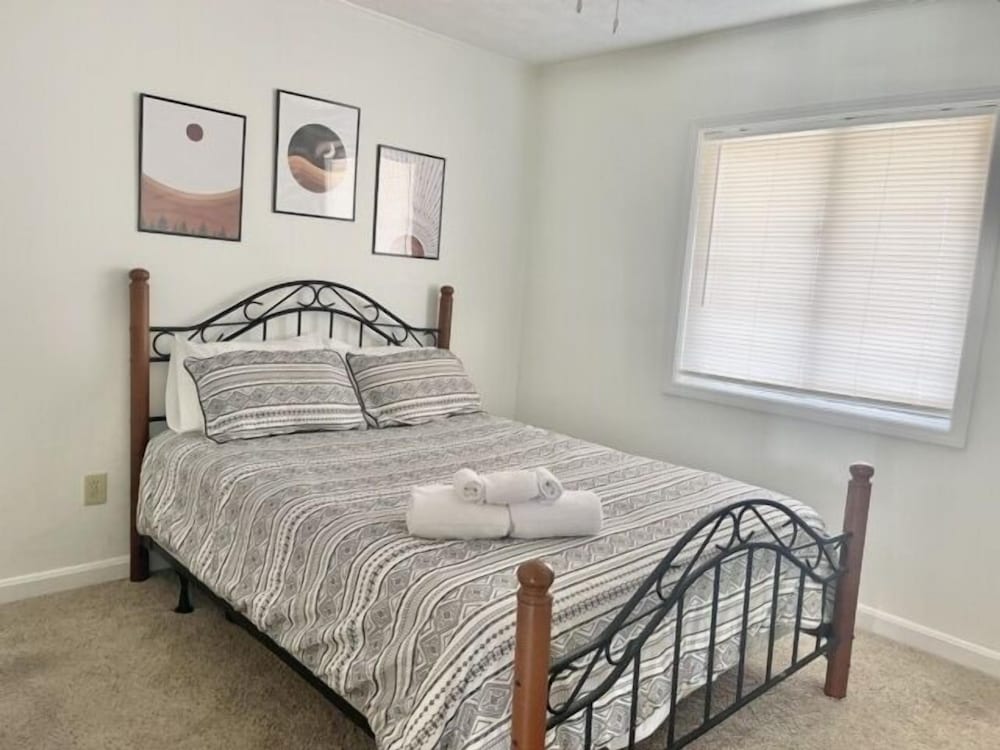 Condo, 2 Bedrooms
