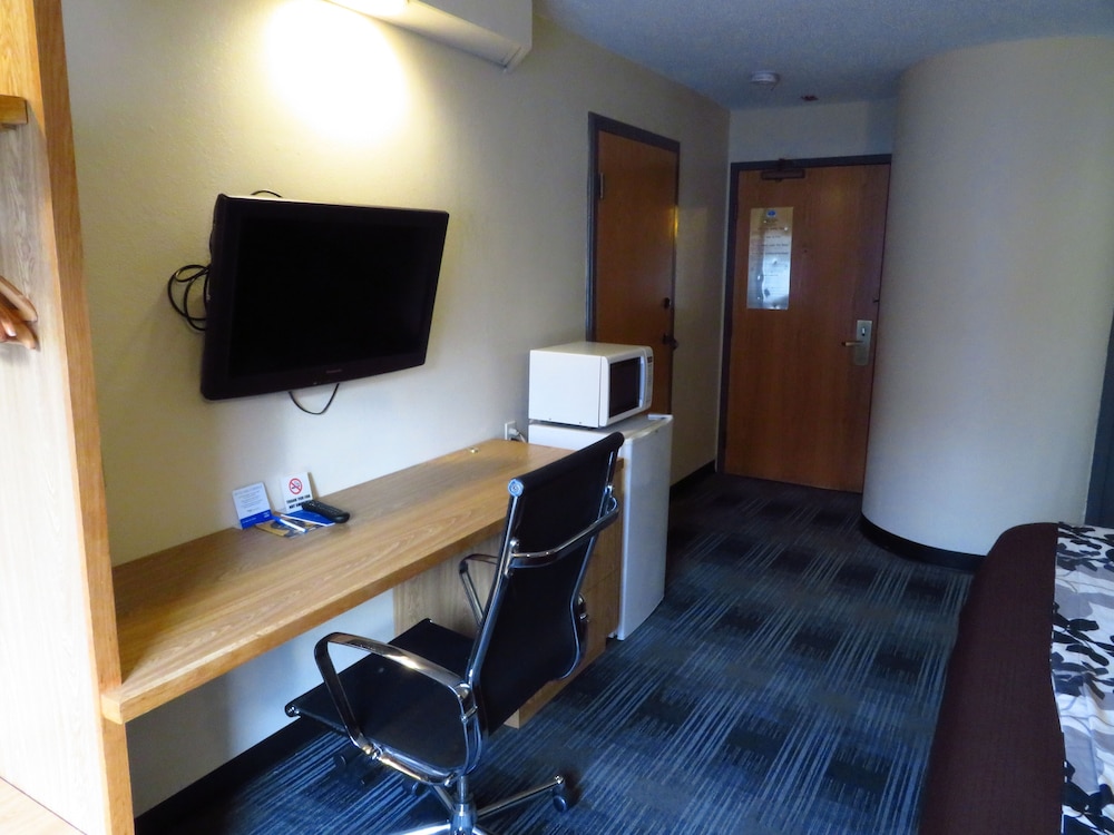Standard Double Room, 2 Double Beds, Non Smoking - Photo 3