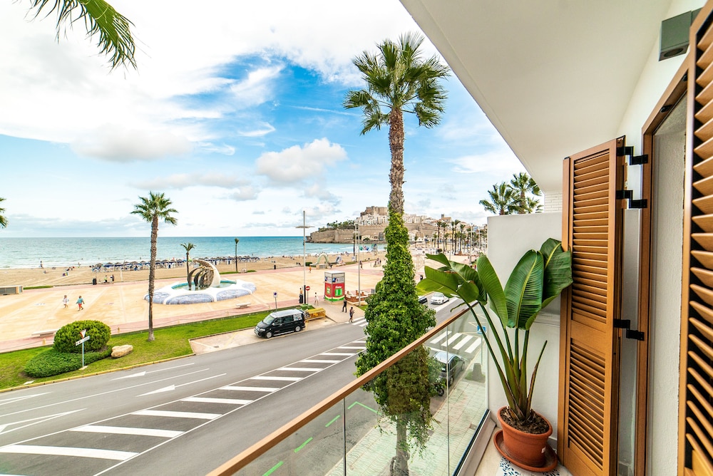 Standard Double Room, Balcony, Beach View