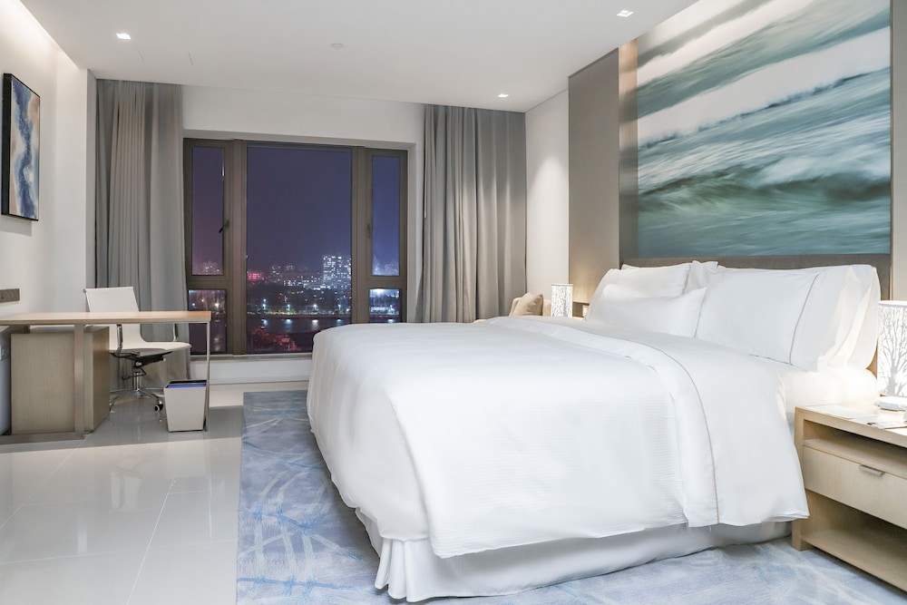 Room, 1 King Bed, Ocean View - Photo 3