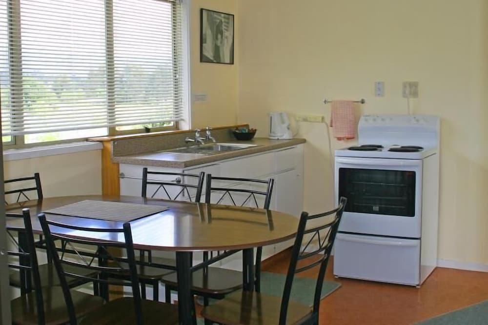 Family Suite, 1 Bedroom, Non Smoking, Kitchen photo 2