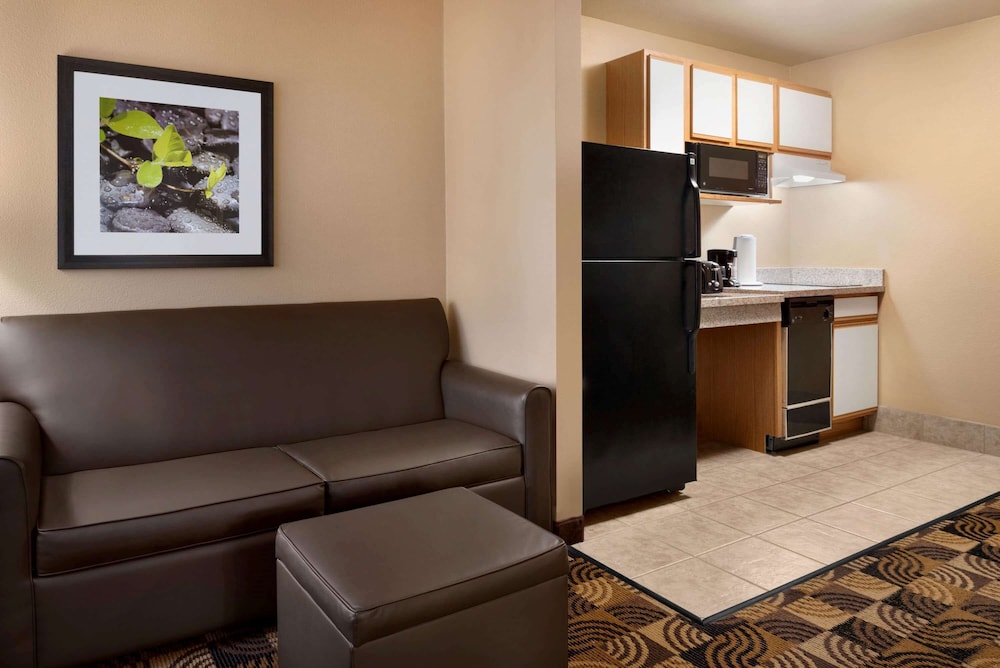 Studio Suite, 2 Queen Beds, Non Smoking - Photo 2