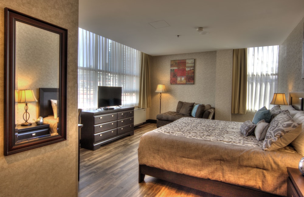 Standard Room, 1 King Bed photo 2