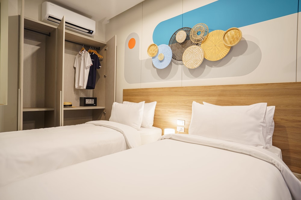 Superior Studio, 2 Twin Beds, Tower + Free Coworking Space - Photo 4