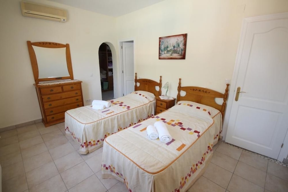 Villa, 4 Bedrooms photo 2