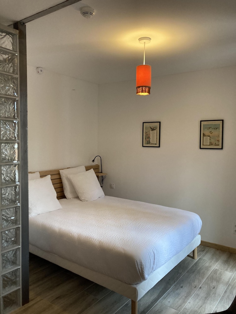 Superior Double Room, Ensuite - Photo 3