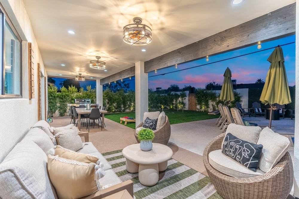 NEW The Hensley on Hubbell Designer Oasis w Pool, Photo 25