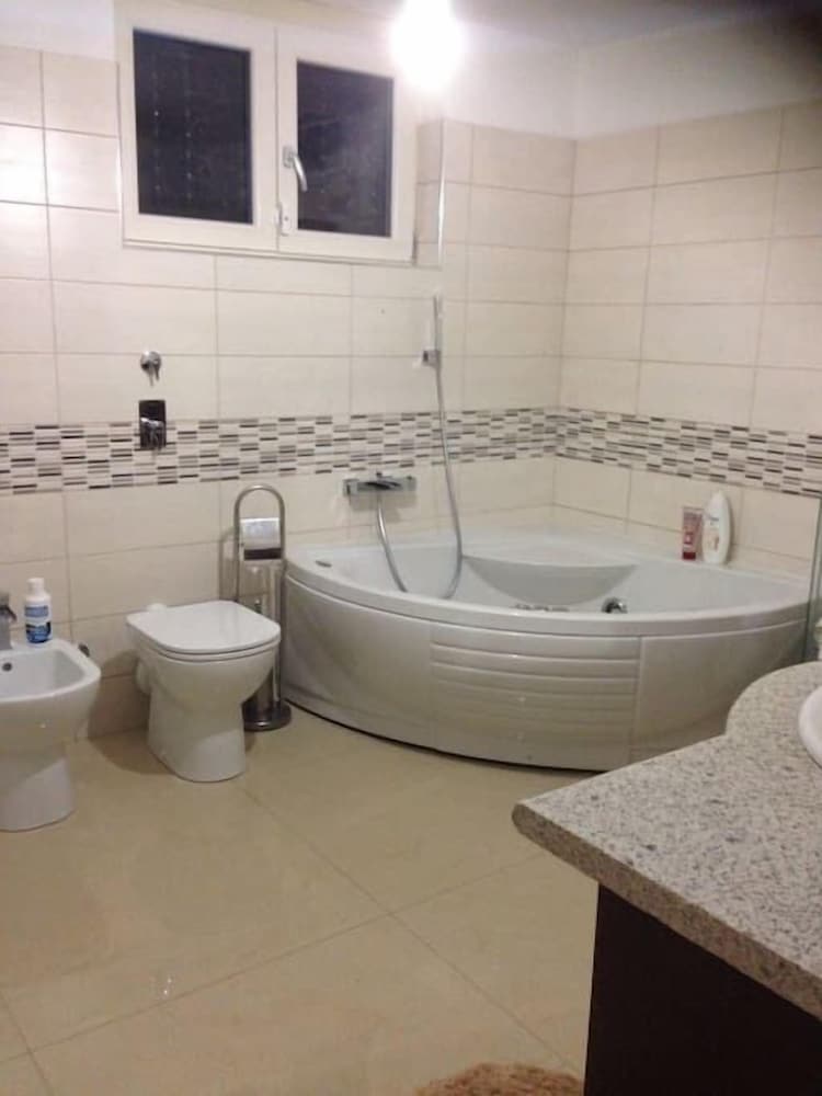 Suite, 2 Bedrooms, Garden View photo 2