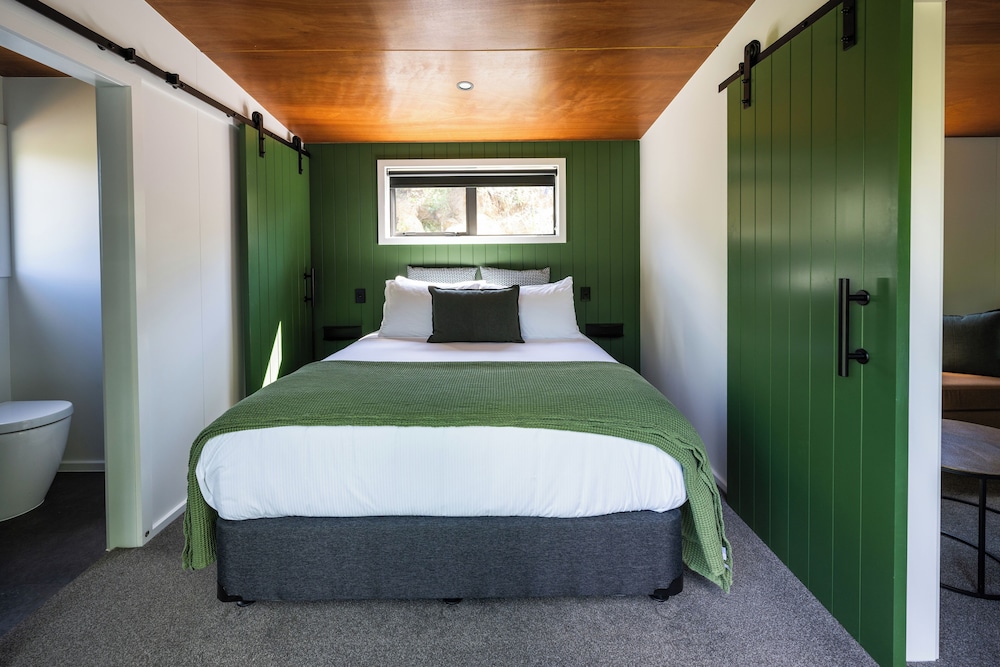 Deluxe Motel photo 3
