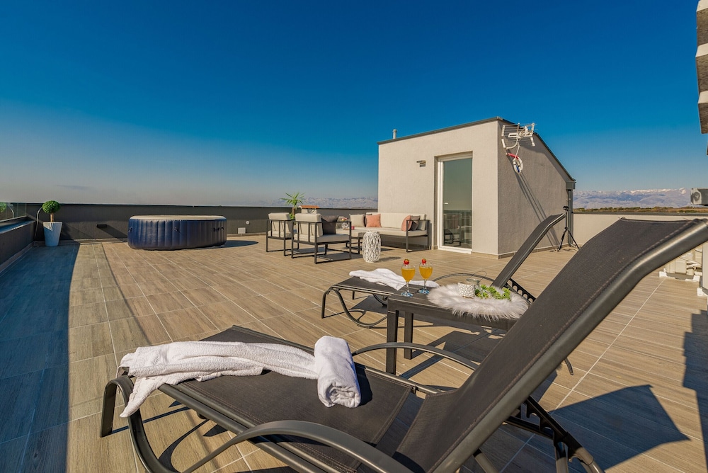 Villa, 5 Bedrooms, Private Pool, Mountain View photo 3