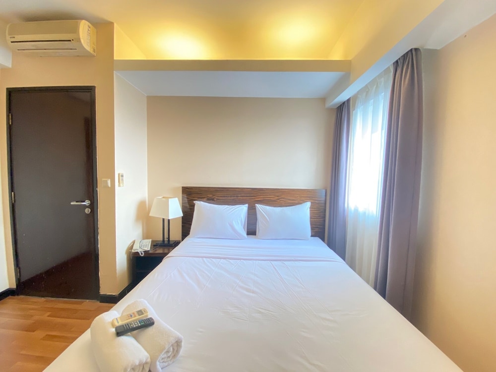 Room - Photo 14