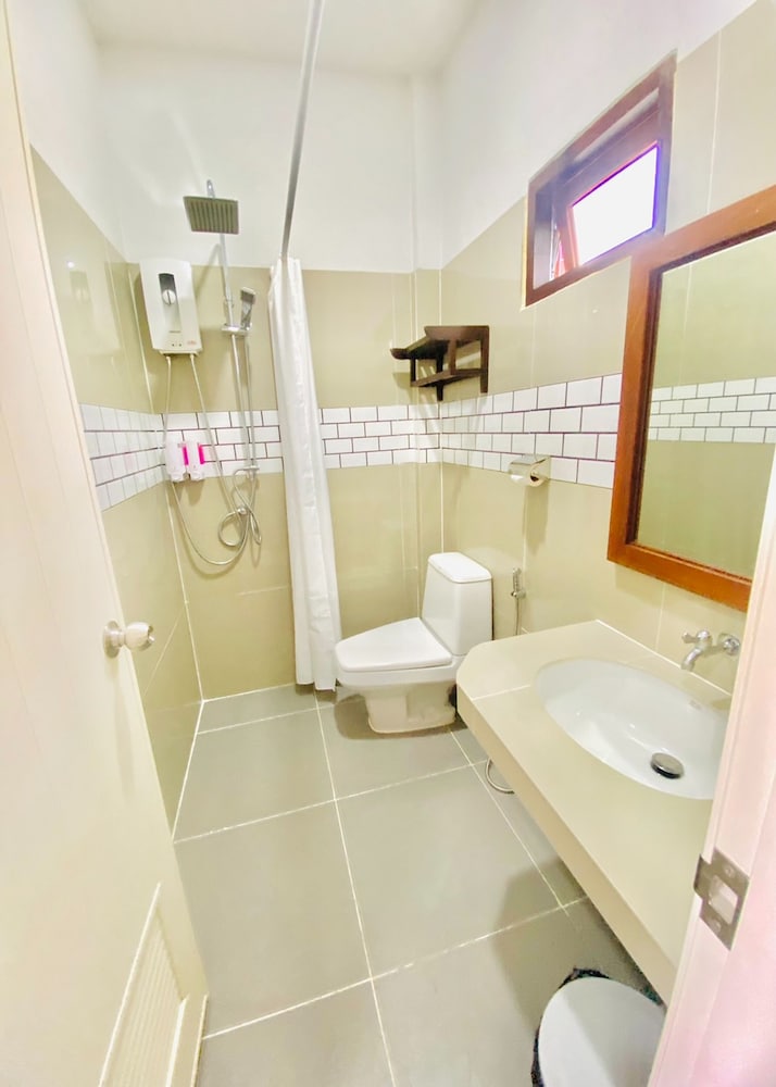 Standard Triple Room - Photo 3