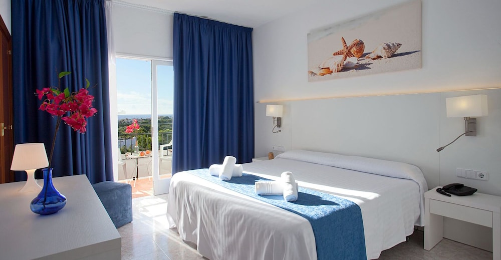 Standard Double Room, Balcony, Garden View