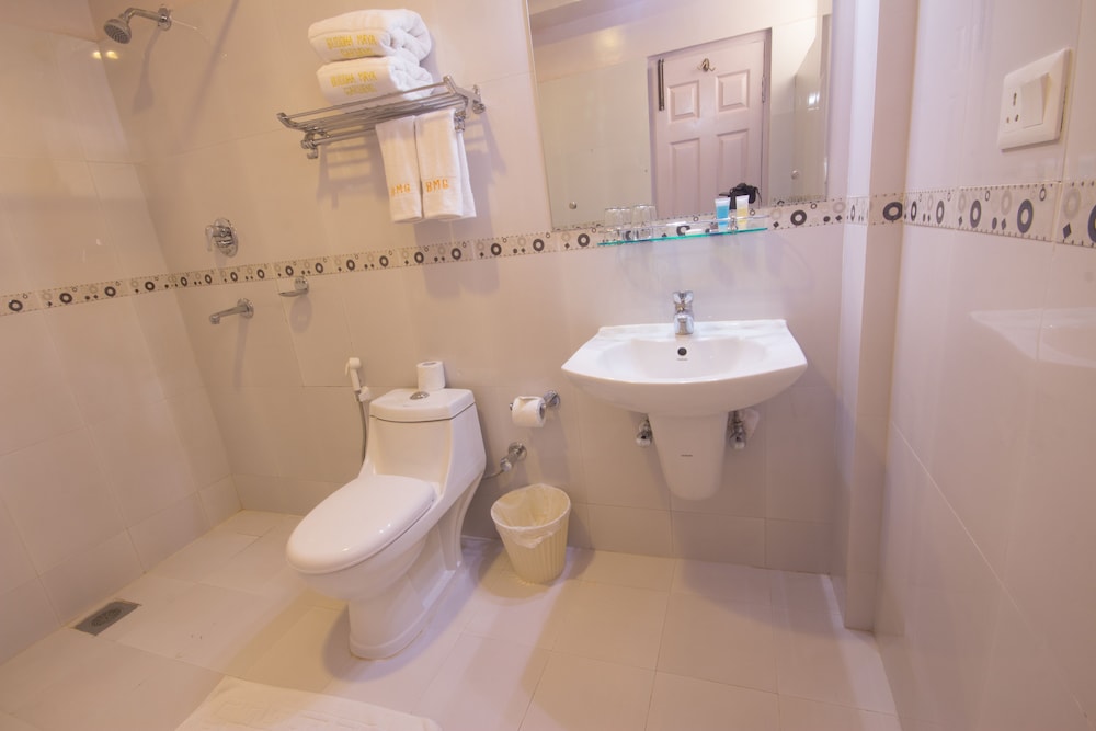 Deluxe Double or Twin Room - Photo 10