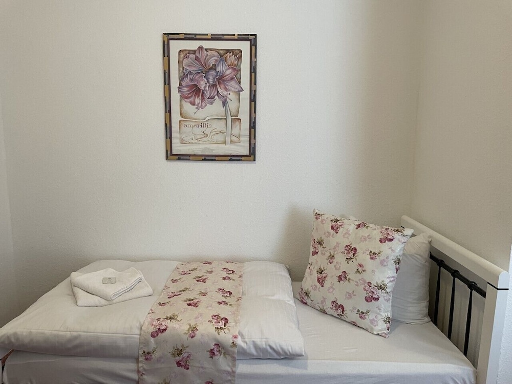 Standard Twin Room photo 3