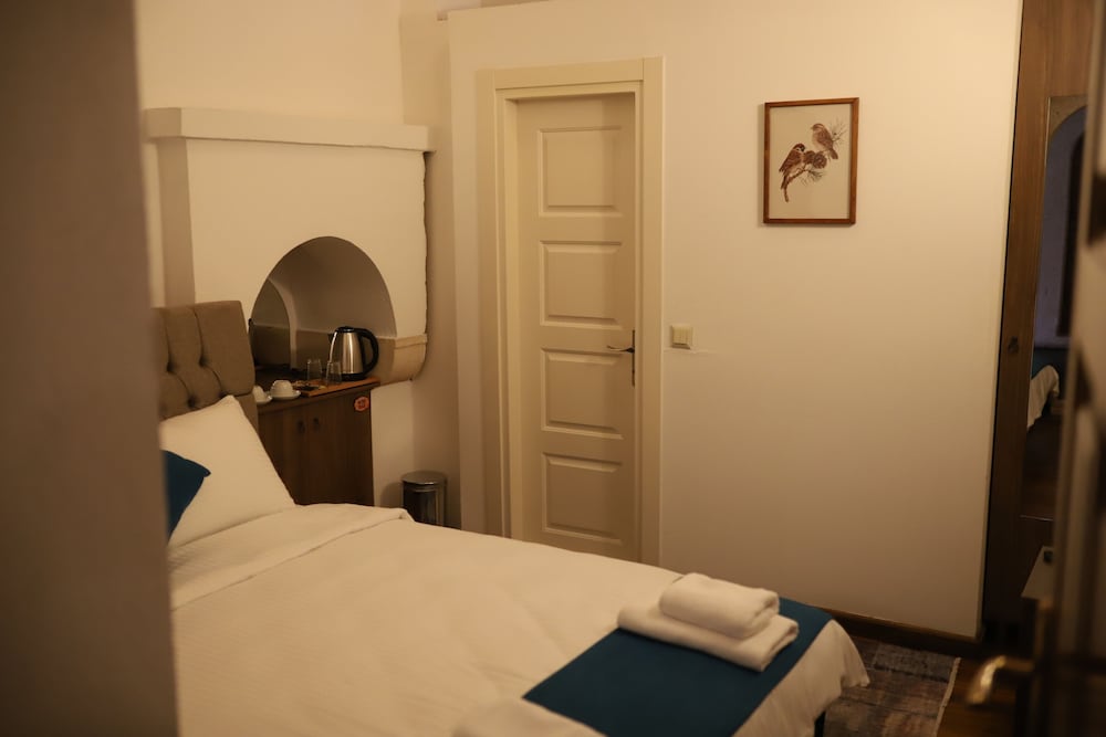 Basic Double or Twin Room photo 1