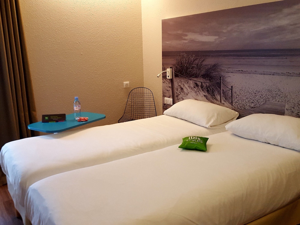 Standard Room, 2 Twin Beds photo 2