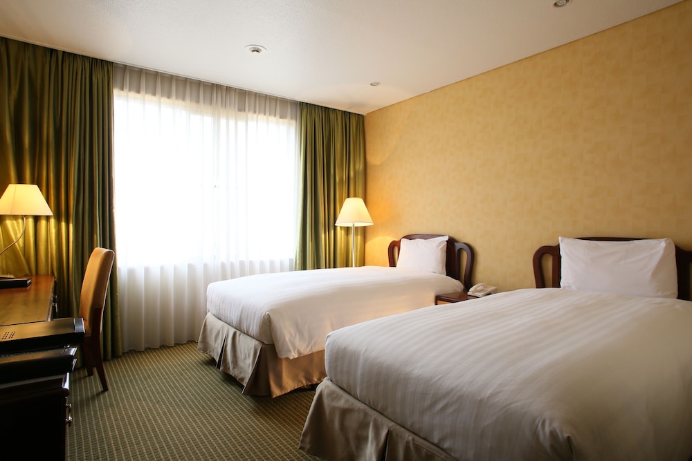 Economy Twin Room - Photo 1