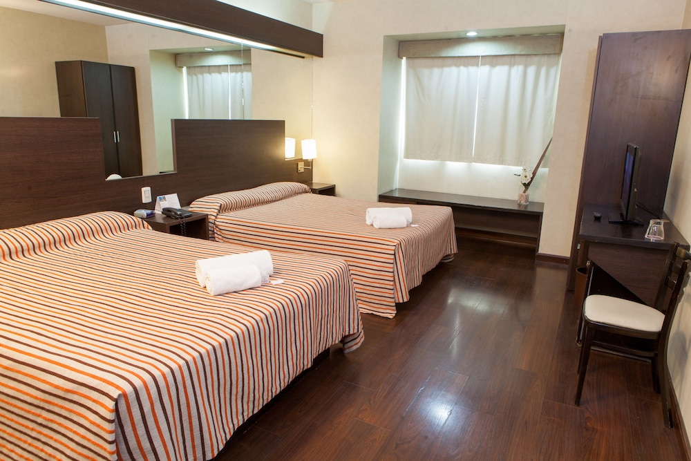 Superior Double or Twin Room, Mixed Dorm photo 2