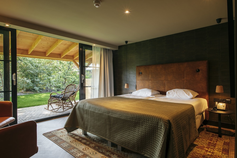 Comfort Twin room with shower and terrace (Courtyard area)