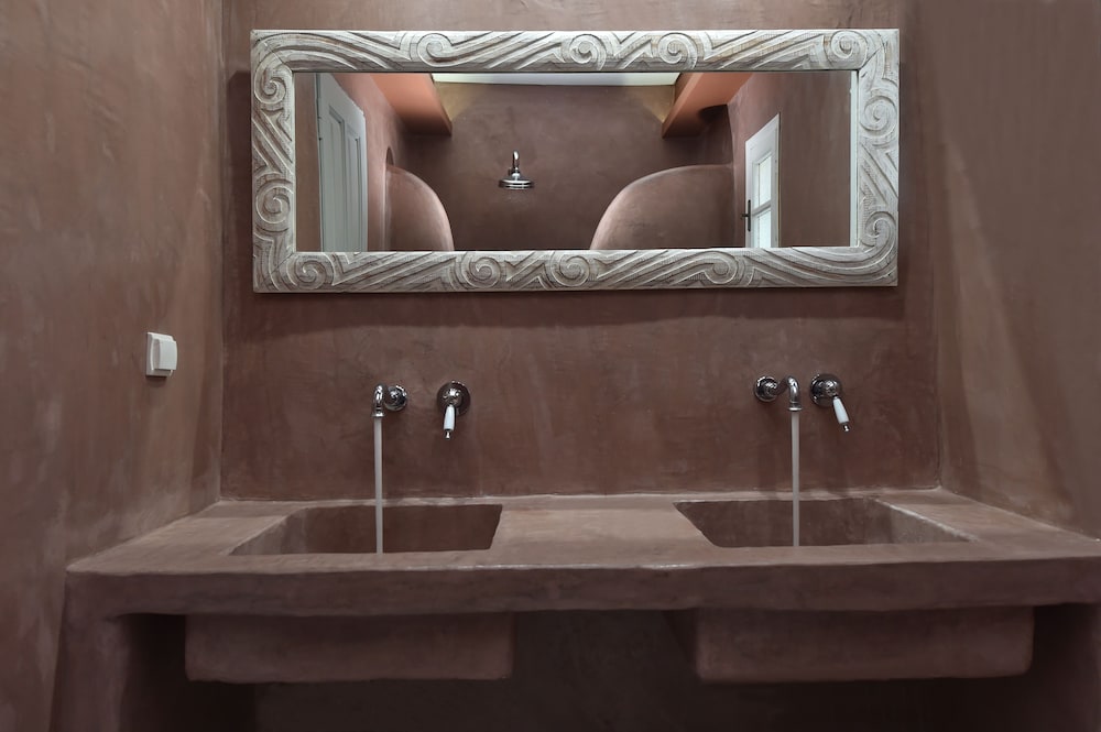 Superior Suite - Photo 6