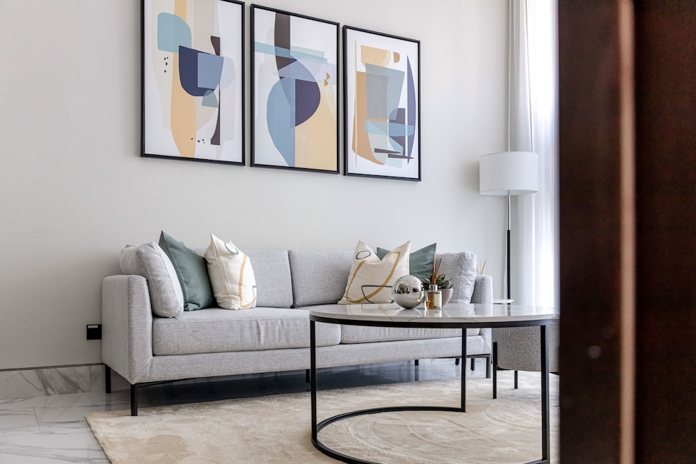 Premium One Bedroom Apartment with Kitchen & Balcony photo 2