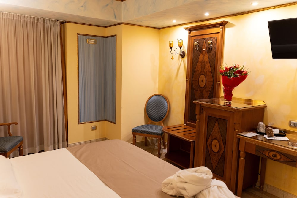 Standard Double Room - Photo 4