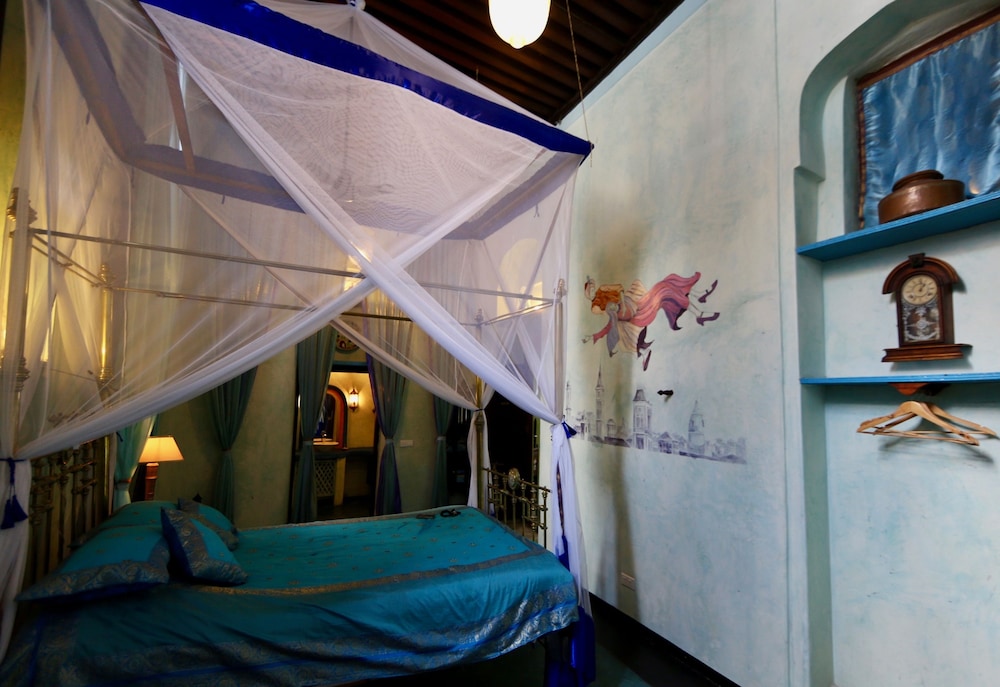 Signature Room (Zenana)