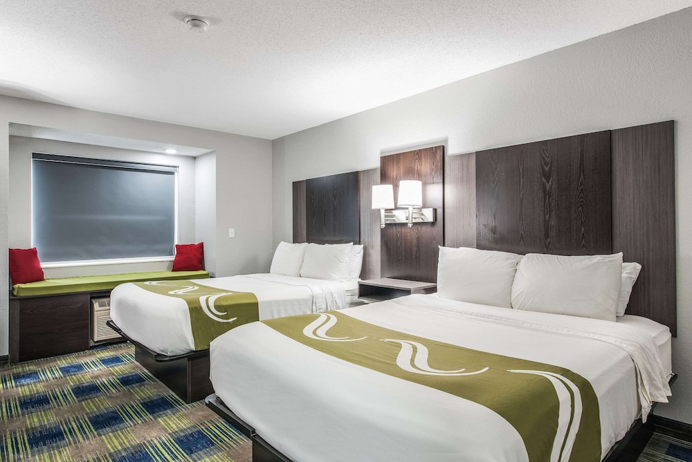 Standard Room, 2 Queen Beds, Non Smoking - Photo 1