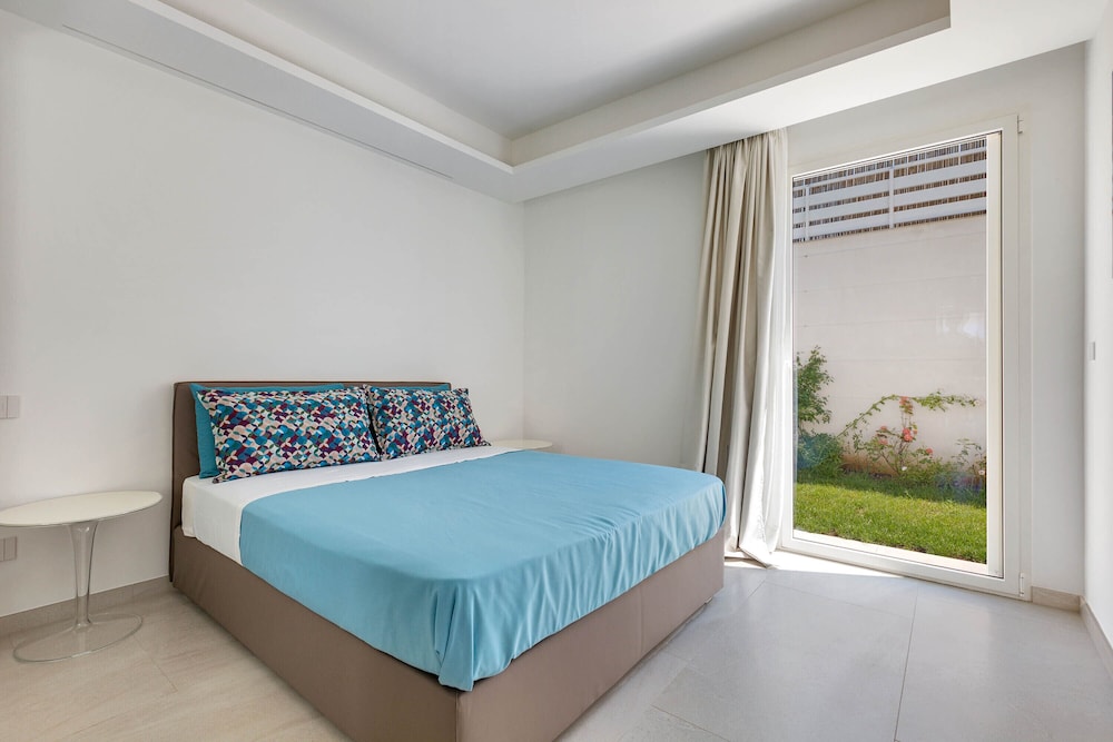 Villa photo 1