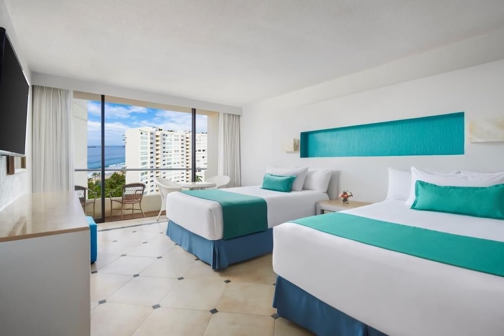 Deluxe Room, Partial Ocean View - Photo 1