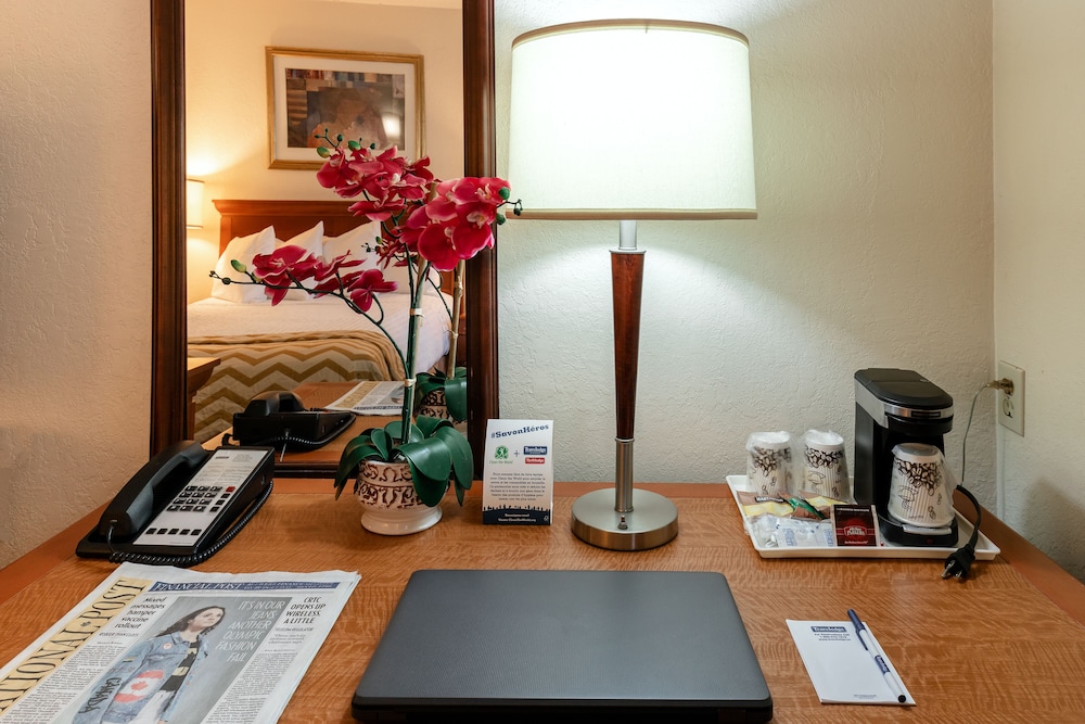 Double Room, 2 Double Beds - Photo 11