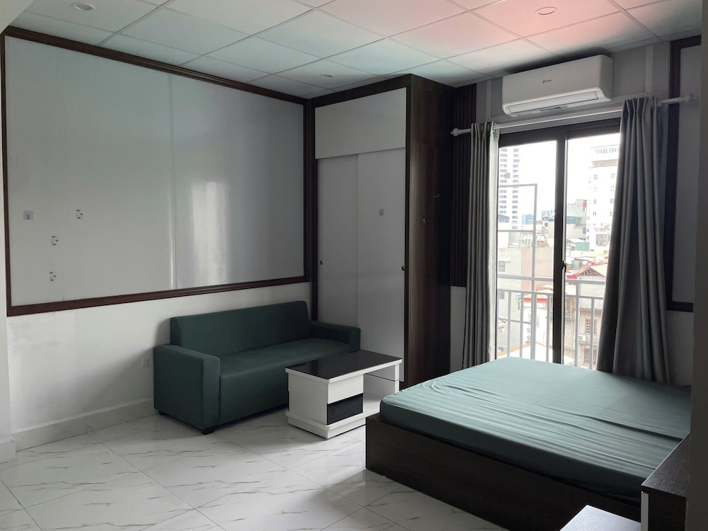 Basic Studio, 1 Queen Bed, City View