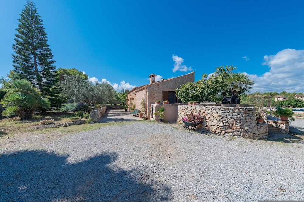 Villa photo 3