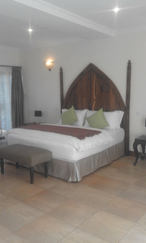 Deluxe Double Or Twin Room, 2 Bedrooms, Smoking, Mountain View photo 2