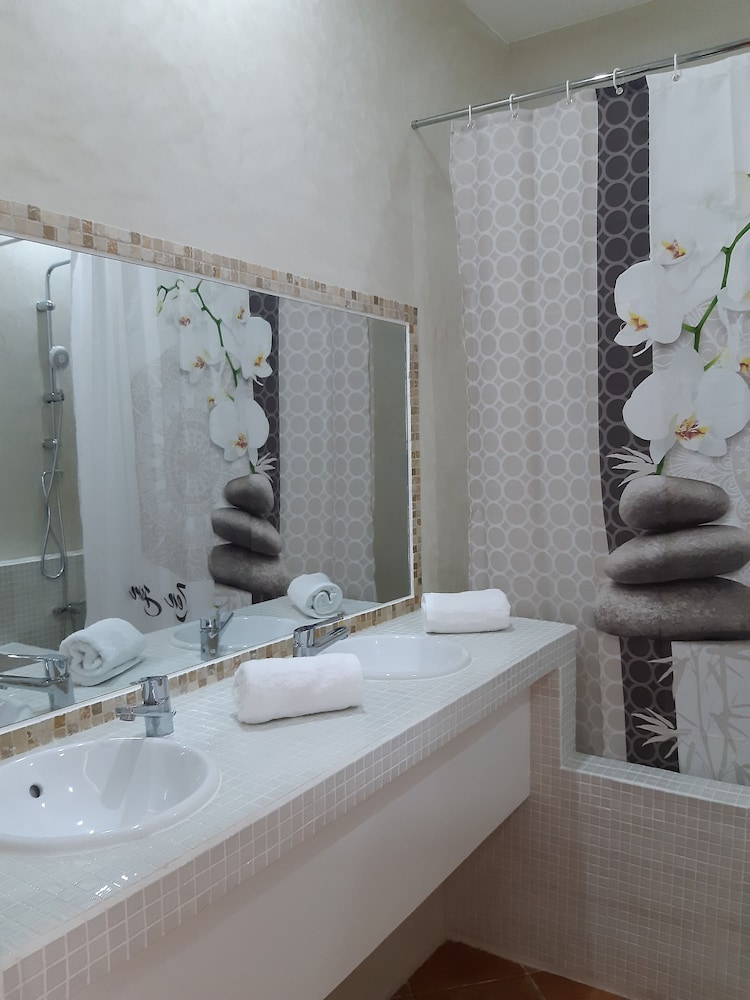 Luxury Suite photo 3