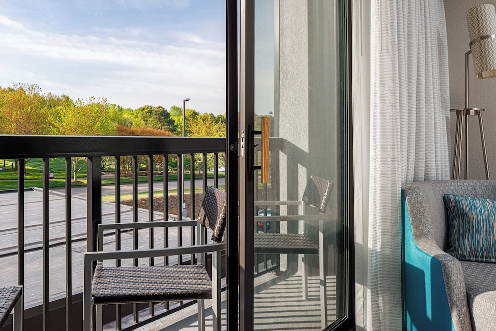 Room, 2 Queen Beds, Balcony - Photo 2