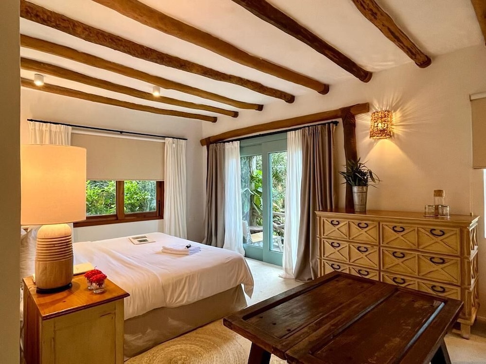 Master Luxury Suite - Photo 5