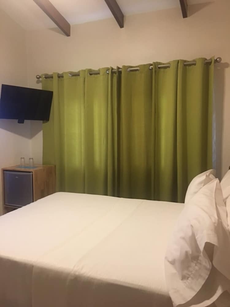 Queen Room photo 3