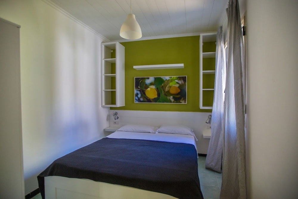 Bungalow, 2 Bedrooms, Kitchen photo 3