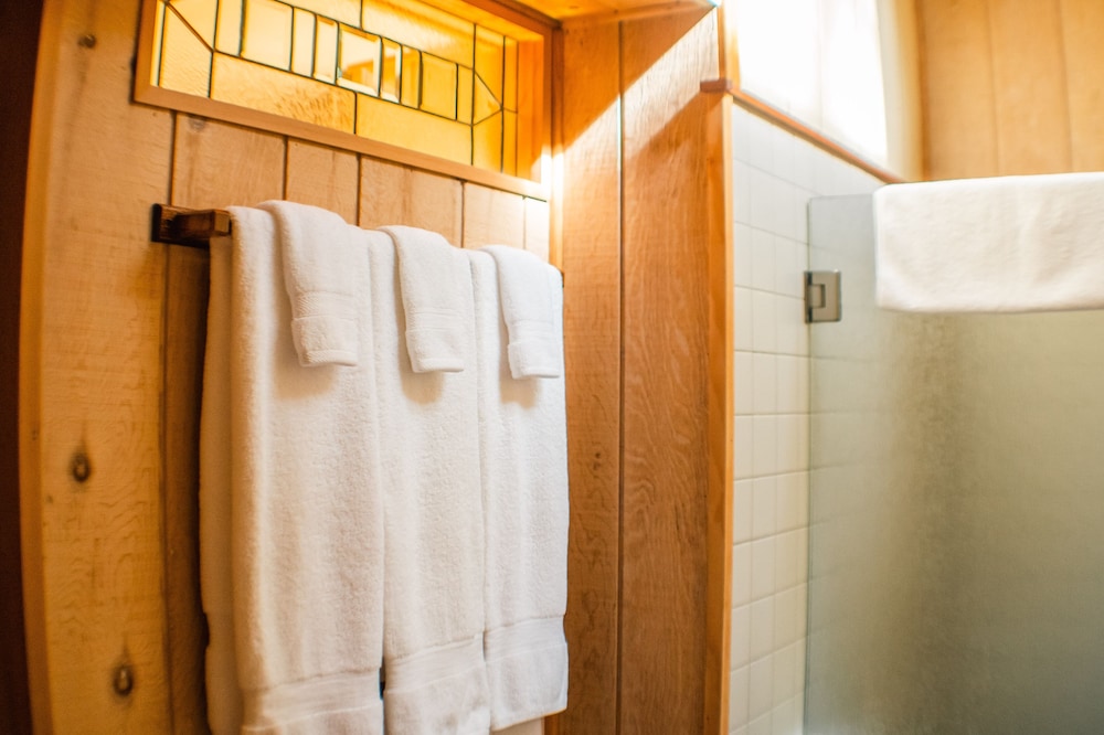 Signature Cottage, Multiple Beds, Kitchenette, Garden View photo 2
