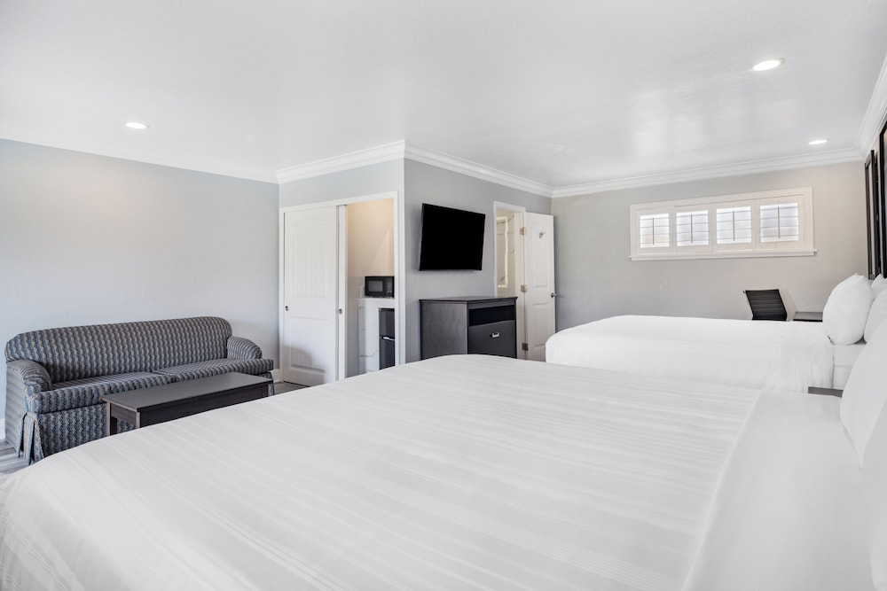 Family Suite, 2 Bedrooms - Photo 3