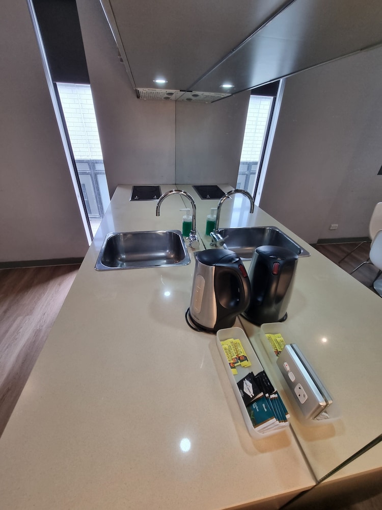 Comfort Studio, 1 Queen Bed, Non Smoking, Kitchen