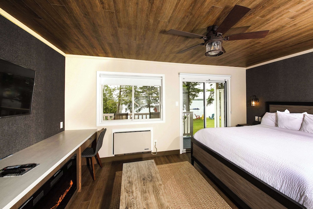 Suite, Multiple Beds, Non Smoking photo 3