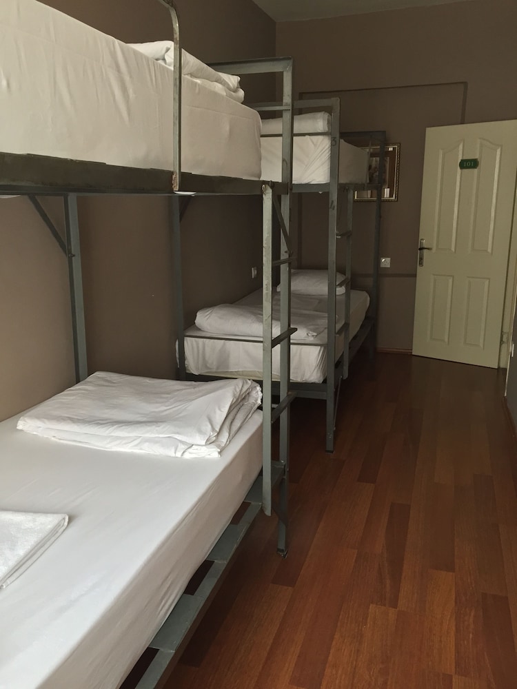 Economy Shared Dormitory, Shared Bathroom photo 1
