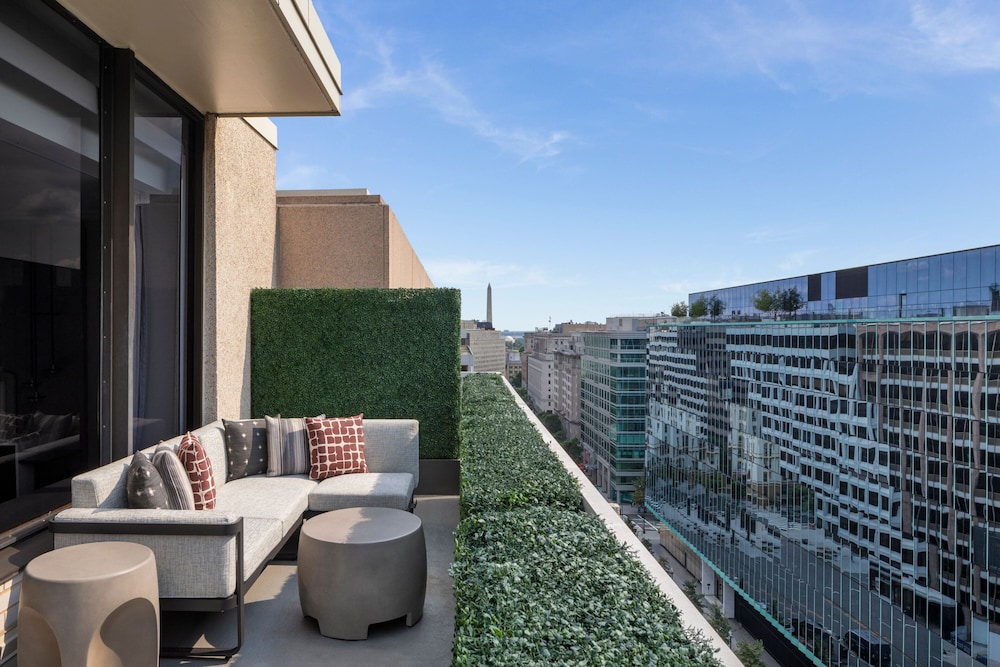Junior Suite, 1 King Bed with Sofa bed, Terrace, City View - Photo 13