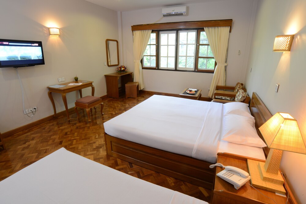 Deluxe Twin Room photo 2