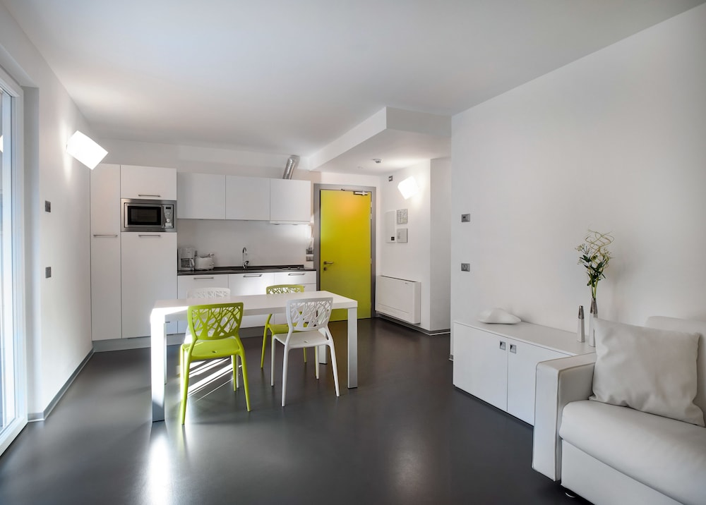 Apartment, 2 Bedrooms, Private Bathroom (3-6 Pax) photo 3